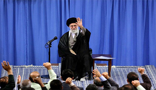 El líder supremo de Irán, el gran ayatolá Sayyed Alí Jameneí Jameneí acusa a EEUU de incumplir acuerdos y a Arabia Saudita de traición